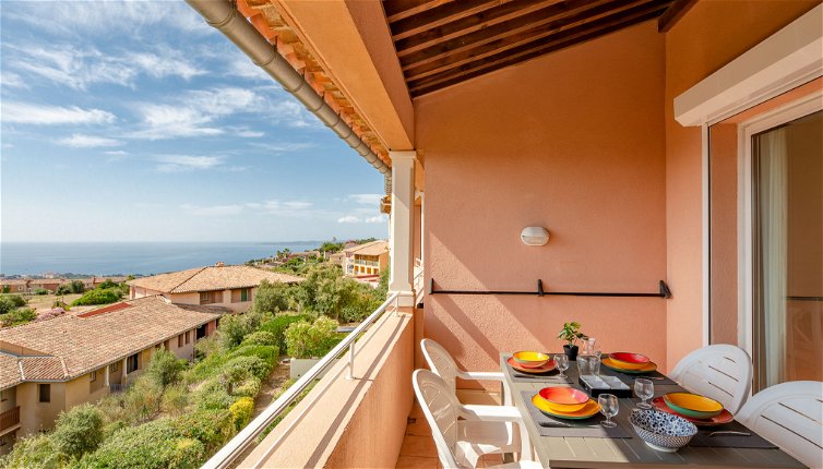 Foto 1 - Apartamento de 2 quartos em Roquebrune-sur-Argens com piscina e vistas do mar