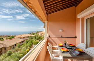 Foto 1 - Apartment mit 2 Schlafzimmern in Roquebrune-sur-Argens mit schwimmbad und blick aufs meer