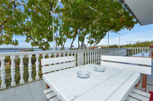 Photo 16 - Appartement de 3 chambres à Jasenice avec terrasse et vues à la mer