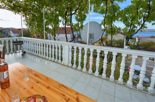 Foto 15 - Apartamento de 3 habitaciones en Jasenice con terraza y vistas al mar