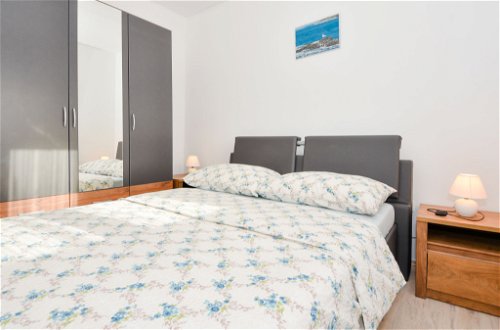 Foto 6 - Apartamento de 3 quartos em Jasenice com terraço e vistas do mar