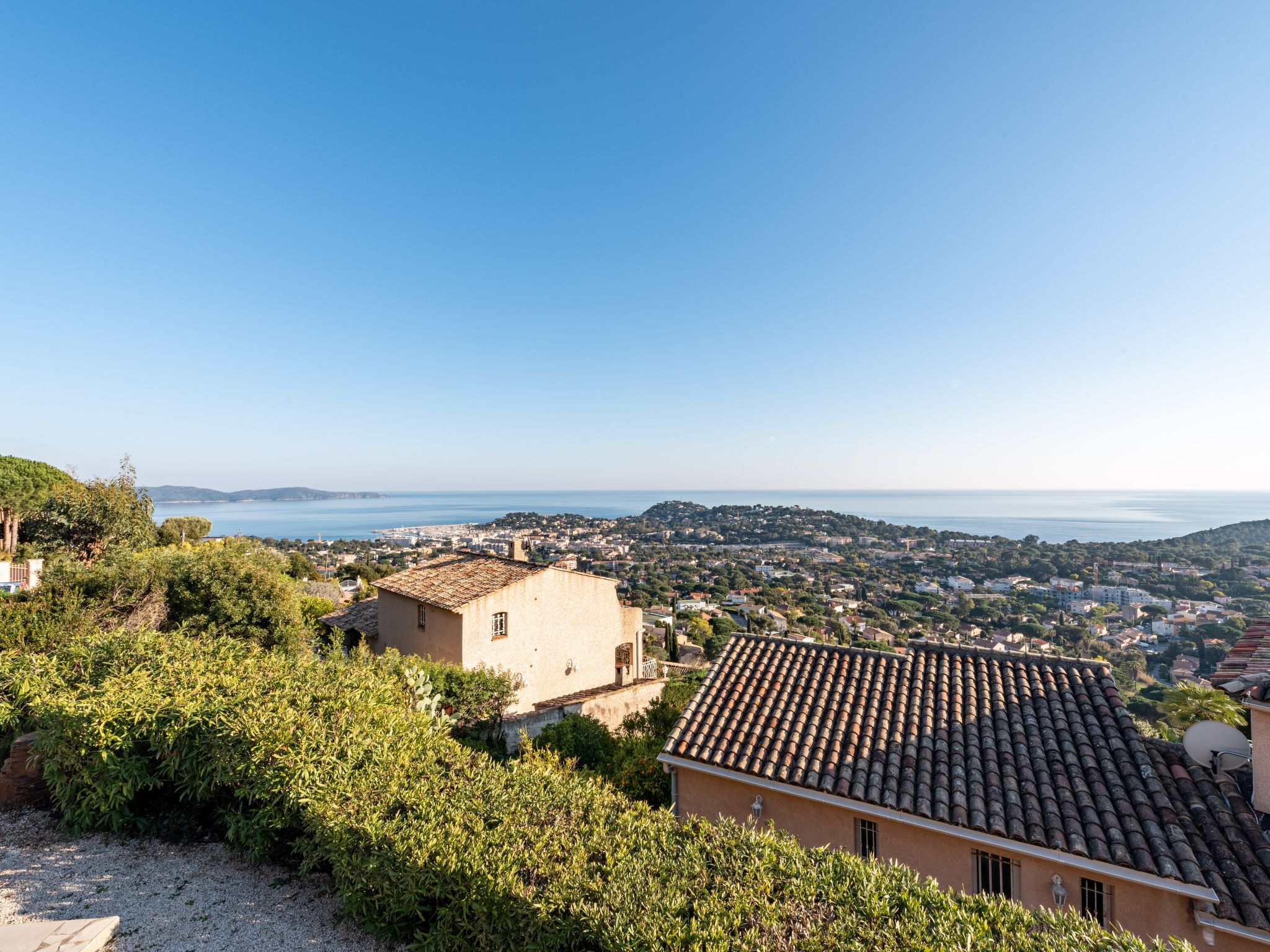 Foto 21 - Casa con 3 camere da letto a Cavalaire-sur-Mer con piscina privata e vista mare