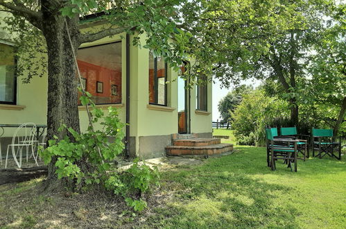 Foto 5 - Casa de 3 habitaciones en Salsomaggiore Terme con piscina y jardín