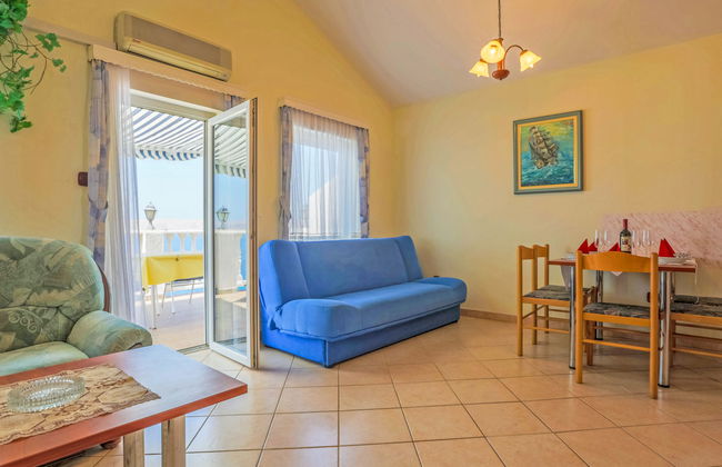 Appartamento con 2 camere da letto a Karlobag con piscina e terrazza - Foto 5
