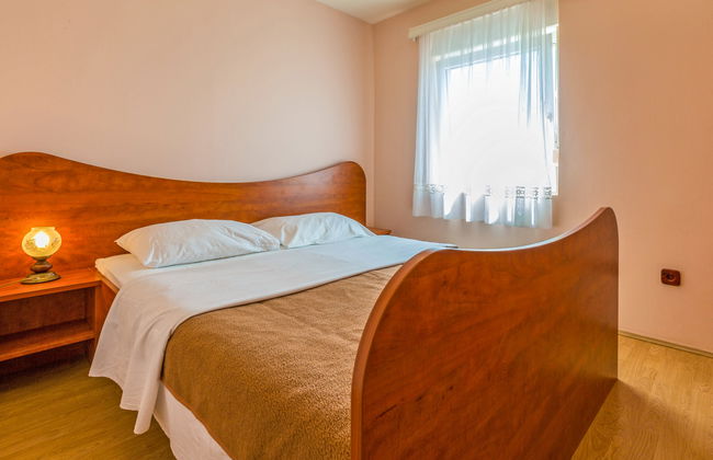 Appartamento con 2 camere da letto a Karlobag con piscina e terrazza - Foto 15