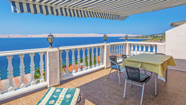Apartment mit 2 Schlafzimmern in Karlobag mit schwimmbad und terrasse - Foto 4