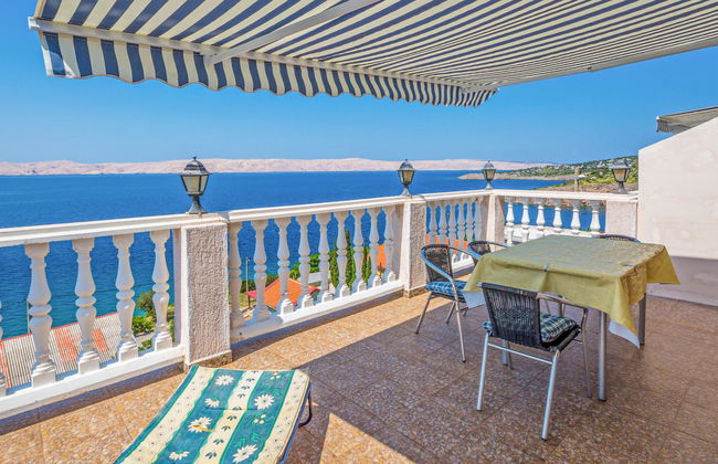 Appartamento con 2 camere da letto a Karlobag con piscina e terrazza - Foto 4