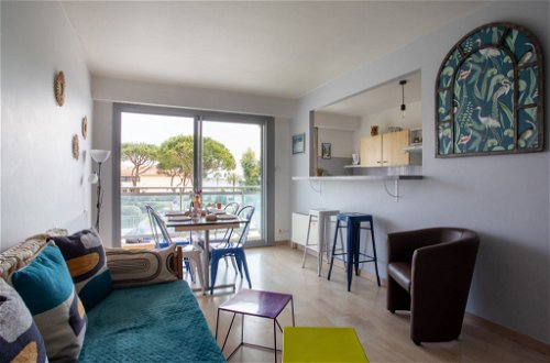 Foto 1 - Apartamento de 1 habitación en Cagnes-sur-Mer con vistas al mar
