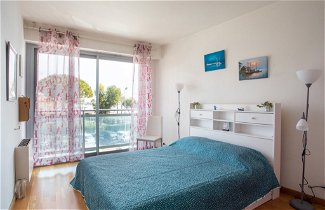 Foto 3 - Apartamento de 1 habitación en Cagnes-sur-Mer con vistas al mar