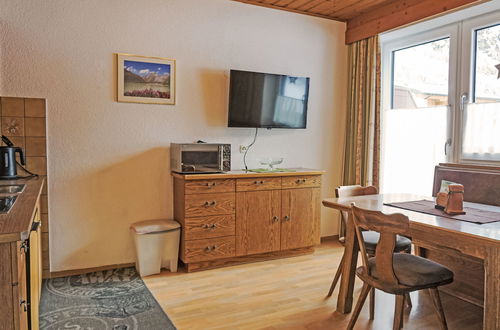 Photo 3 - 2 bedroom Apartment in Sankt Leonhard im Pitztal with garden and sauna