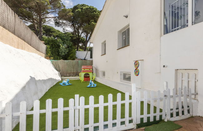 Casa de 5 quartos em Vidreres com piscina privada e terraço - Foto 27