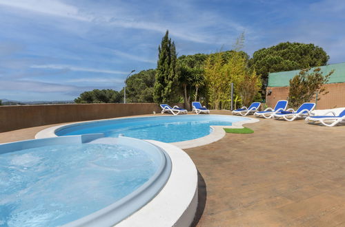 Foto 3 - Casa de 3 quartos em Vidreres com piscina privada e terraço