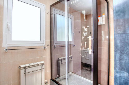 Foto 18 - Casa de 3 quartos em Vidreres com piscina privada e terraço