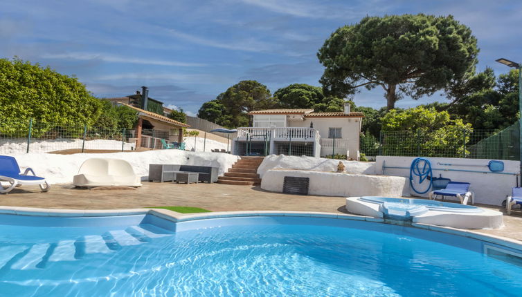 Foto 1 - Casa de 3 quartos em Vidreres com piscina privada e terraço
