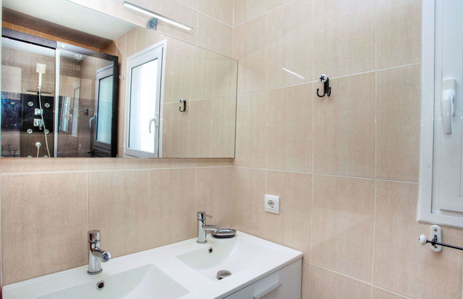 Casa de 5 quartos em Vidreres com piscina privada e terraço - Foto 15