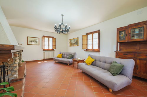 Foto 25 - Casa con 4 camere da letto a Lucca con piscina privata e terrazza