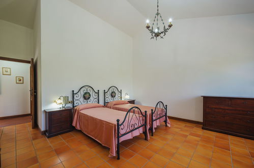 Foto 18 - Casa con 4 camere da letto a Lucca con piscina privata e terrazza