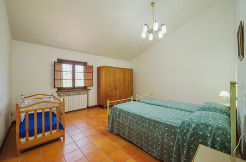 Foto 17 - Casa con 4 camere da letto a Lucca con piscina privata e terrazza