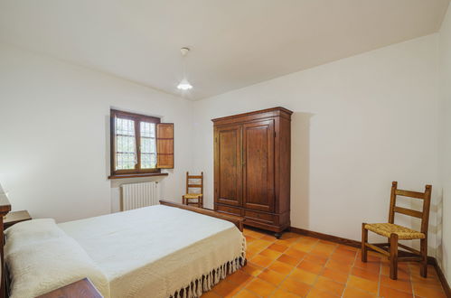 Foto 13 - Casa con 4 camere da letto a Lucca con piscina privata e giardino