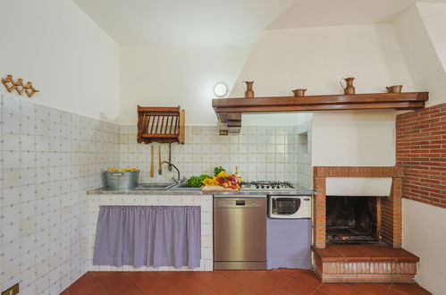 Photo 9 - 4 bedroom House in Lucca with private pool and garden