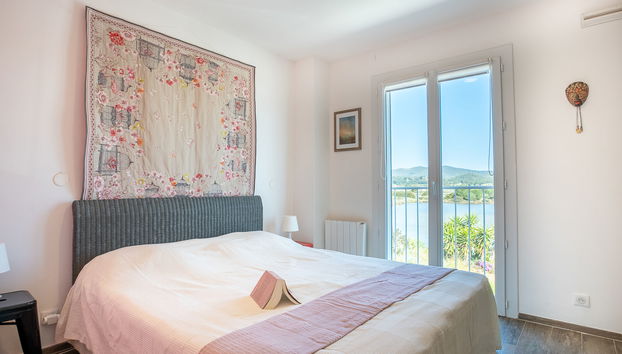4 bedroom House in Hyères with garden and terrace - Photo 4
