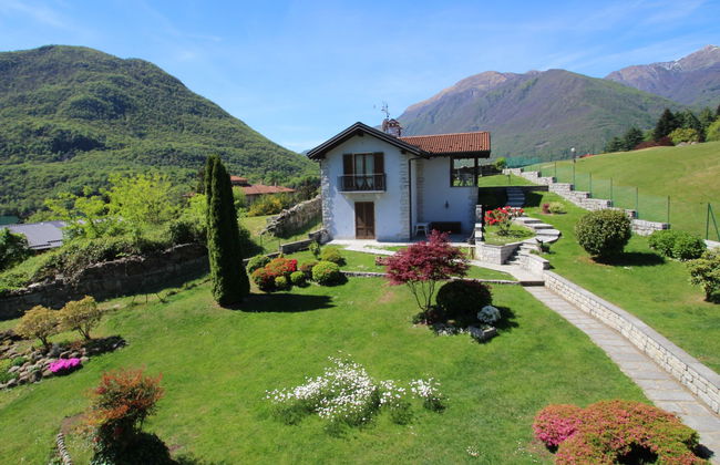 Casa de 3 quartos em Mergozzo com jardim e terraço - Foto 1
