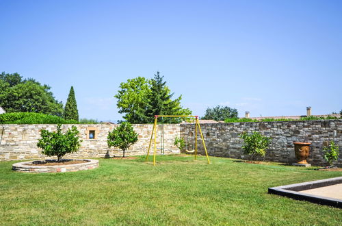 Foto 35 - Casa de 4 quartos em Mons com piscina e jardim
