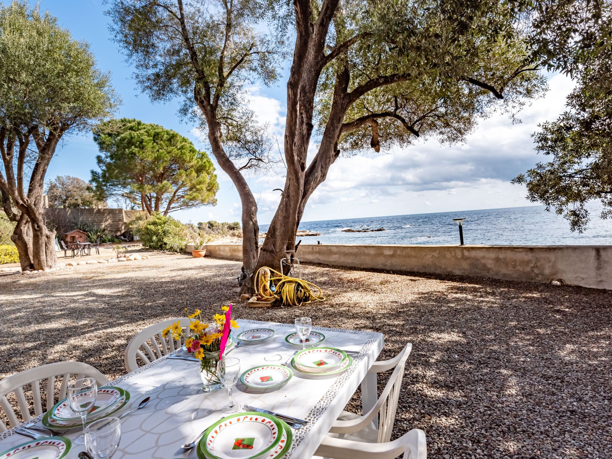 Photo 2 - Maison de 2 chambres à Sari-Solenzara avec jardin et vues à la mer