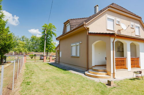 Photo 16 - 4 bedroom Apartment in Balatonmáriafürdő with garden and terrace