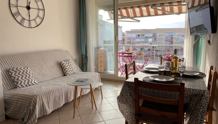 Foto 1 - Apartamento de 1 habitación en Le Grau-du-Roi con terraza y vistas al mar