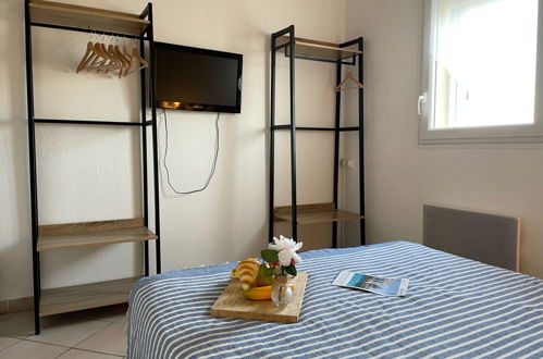 Foto 9 - Appartamento con 1 camera da letto a Le Grau-du-Roi con terrazza