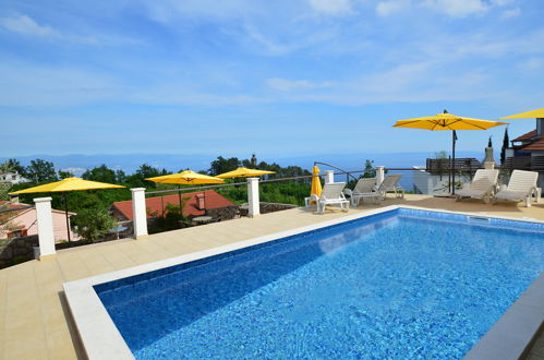 Foto 2 - Appartamento con 1 camera da letto a Opatija con piscina e vista mare