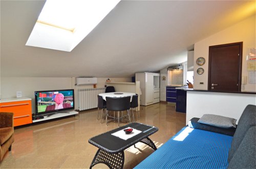 Foto 6 - Appartamento con 1 camera da letto a Opatija con piscina e vista mare