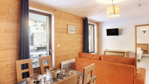 Apartment mit 2 Schlafzimmern in La Clusaz mit schwimmbad und terrasse - Foto 3