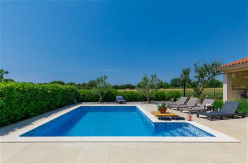 Photo 7 - 2 bedroom House in Pula with private pool and sea view