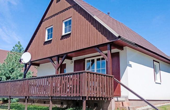 Casa de 3 quartos em Černý Důl com piscina e jardim - Foto 1