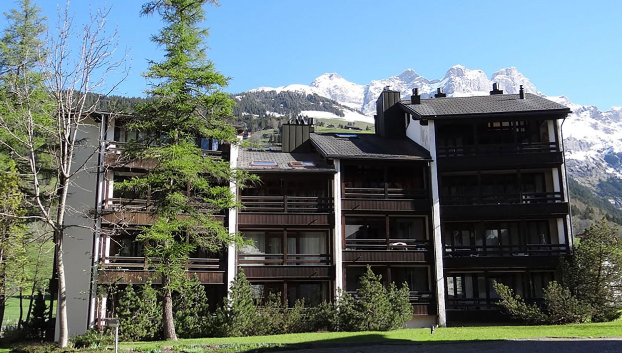 Apartamento de 1 quarto em Engelberg com piscina e sauna - Foto 1
