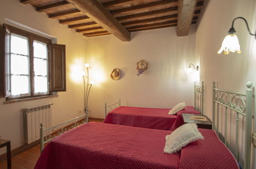 Foto 16 - Appartamento con 3 camere da letto a Montaione con piscina e giardino