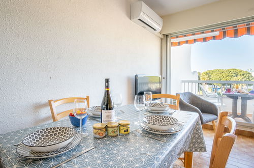 Photo 5 - 1 bedroom Apartment in Le Grau-du-Roi with terrace and sea view