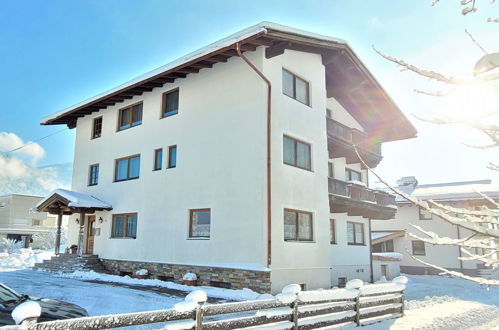 Foto 20 - Casa de 11 quartos em Strass im Zillertal com vista para a montanha