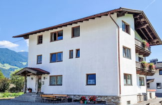 Photo 1 - 11 bedroom House in Strass im Zillertal with garden