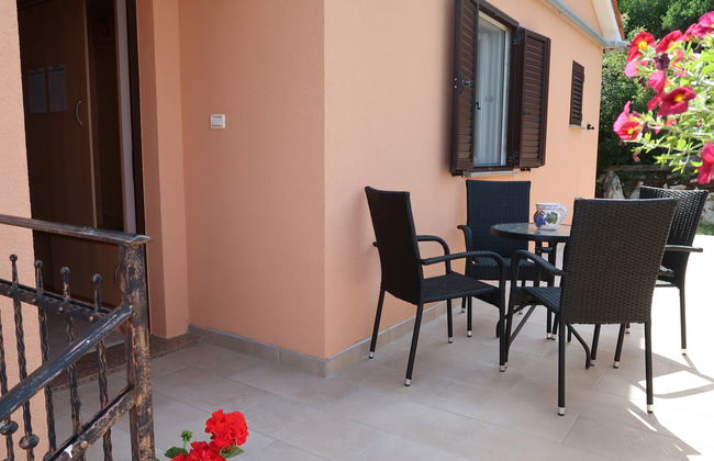 Apartamento de 2 quartos em Raša com jardim - Foto 3