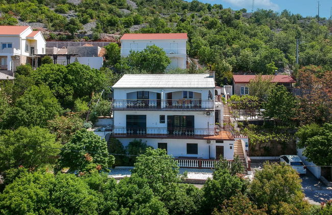 Apartamento de 2 quartos em Senj com jardim e terraço - Foto 2