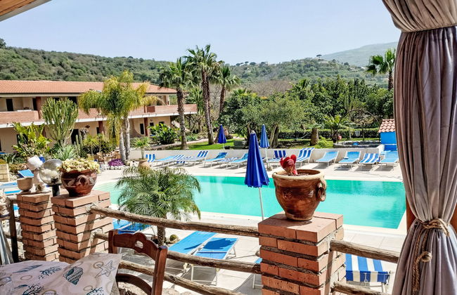 Apartamento de 3 quartos em Ricadi com piscina e jardim - Foto 12