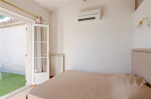 Foto 10 - Appartamento con 2 camere da letto a Sainte-Maxime con piscina e vista mare