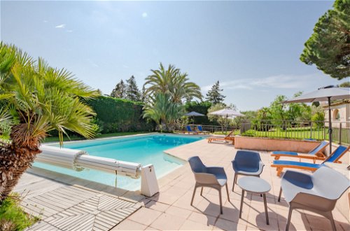 Foto 4 - Apartment mit 2 Schlafzimmern in Sainte-Maxime mit schwimmbad und blick aufs meer