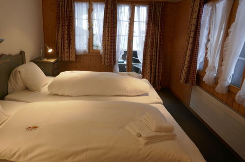Foto 4 - Appartamento con 2 camere da letto a Grindelwald con giardino e vista sulle montagne