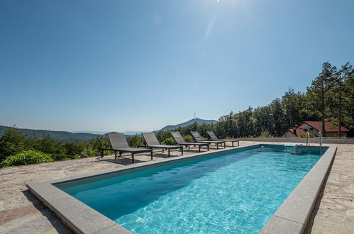 Photo 2 - Maison de 4 chambres à Novi Vinodolski avec piscine privée et vues à la mer