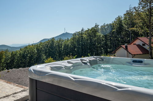 Photo 14 - Maison de 4 chambres à Novi Vinodolski avec piscine privée et jardin