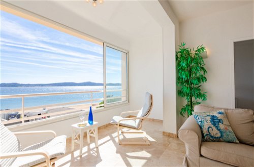 Foto 1 - Apartamento de 2 habitaciones en Sainte-Maxime con vistas al mar